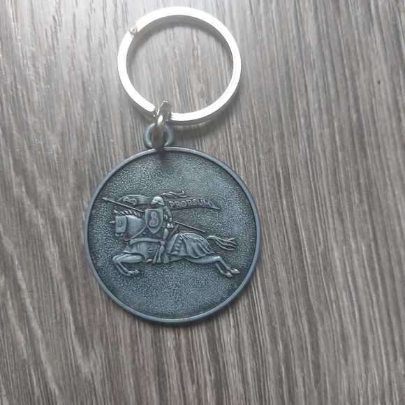 Designer 3 key holders bundle LV Burberry Fendi. Well loved. Authentic - Picture 12 of 12